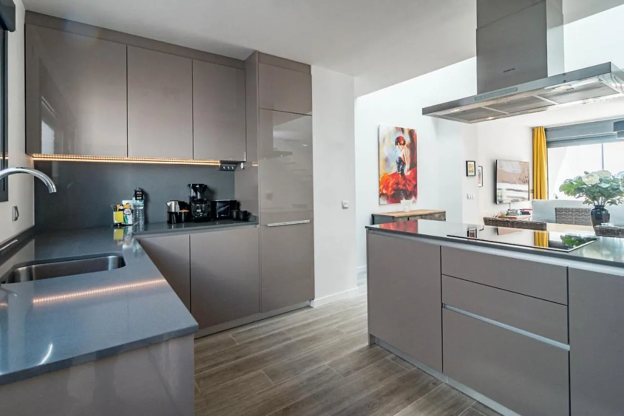 Lmt46 - Modern Style Spacious Townhouse 에스테포나